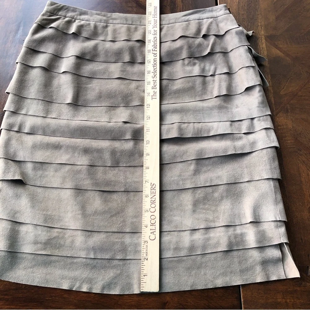 Worth Collection Tan Suede Leather Tierd Skirt Size 8 - Picture 6 of 8